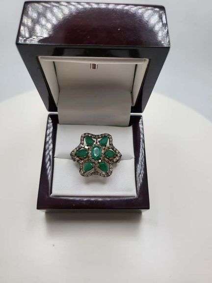 Extremely fine Victorian Emerald and diamonds ring