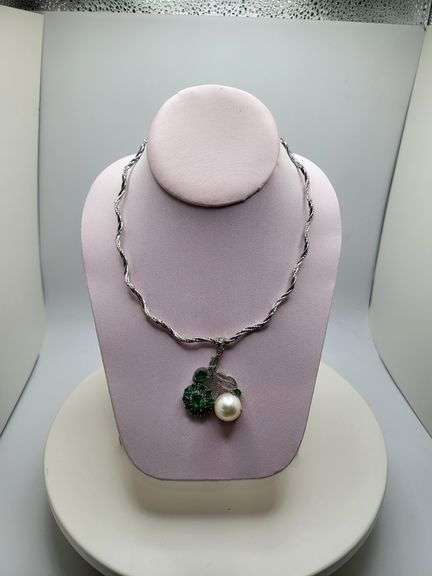 Very fine emerald and south sea with diamond necklace
