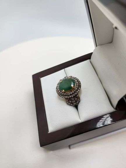 Extremely fine Victorian Emerald and diamonds ring