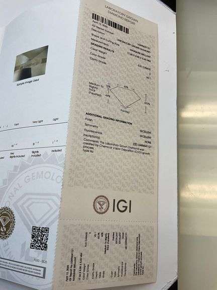 I.G.I CERTIFIED 5.01 CARATS MARQUISE CUT DIAMOND