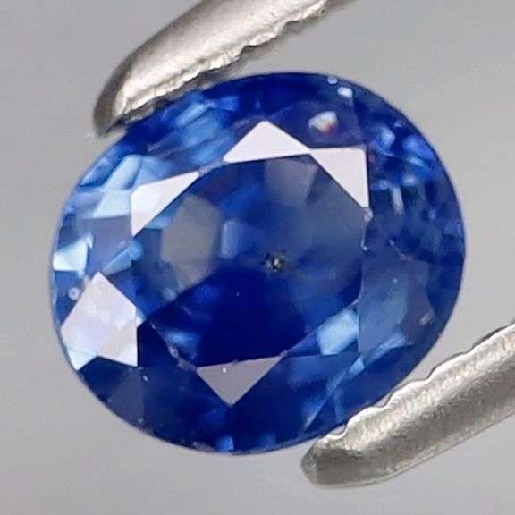 Glittering .51ct cornflower blue Ceylon Sapphire! Heated only!