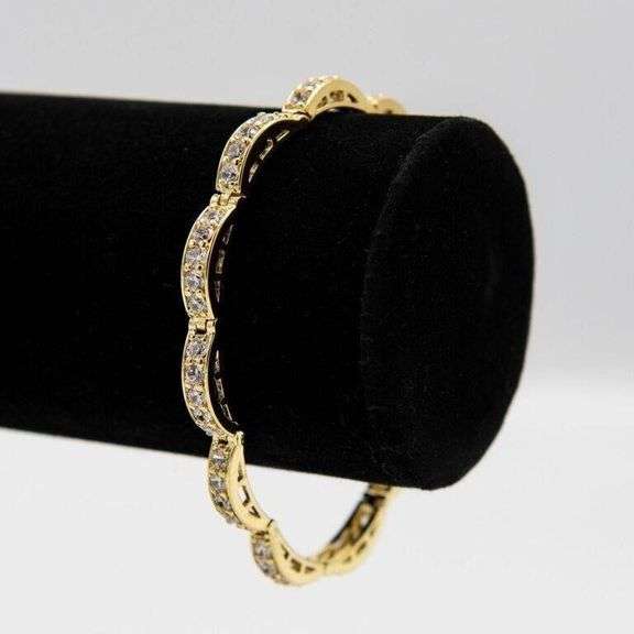 Dazzling 14 Kt 15.3 Grams Yellow Gold Plated Tennis Bracelet