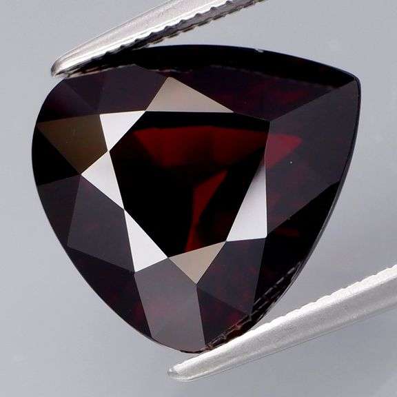 Midnight crimson 7.03ct Garnet from Madagascar!