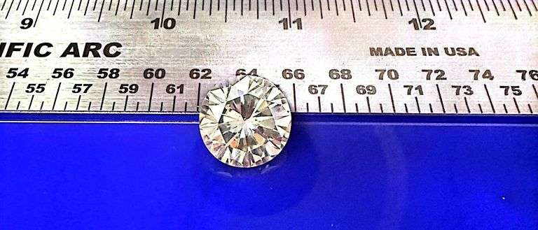 Huge 10 Ct Sparkling White Eye-Clean Lab Simulated  Diamond Solitaire