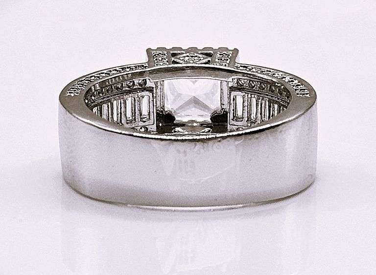 Sparkling 14 Kt White Gold Plate 2.15 Ct Princess Cut Simulated Diamond Ring