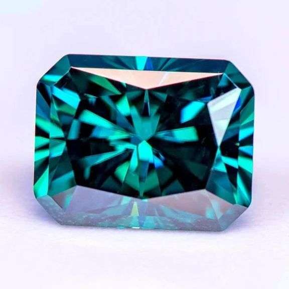 Amazing 8 Ct Emerald Green Radiant Emerald Cut Fire Moisssanite Solitaire