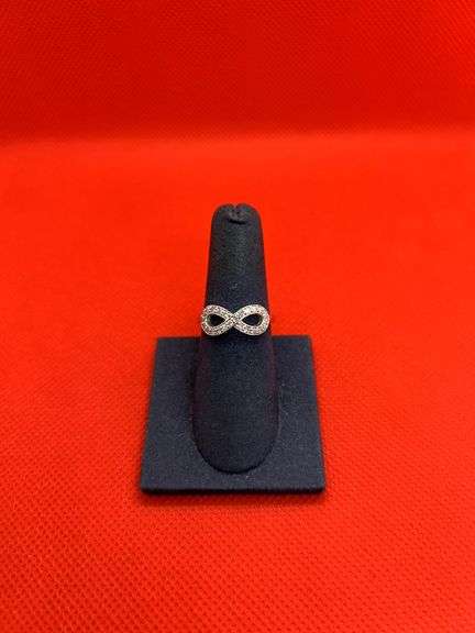 14K WHITE GOLD INFINITY TWIST DIAMOND RING