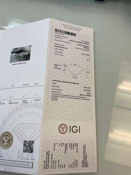 I.G.I CERTIFIED CUSHION CUT DIAMOND 2.87 CARAT