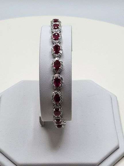 Extremely rare Oscare Friedman platinum 6.87 ctw GIA certfied 22 Burmese rubies and diamond bracelet