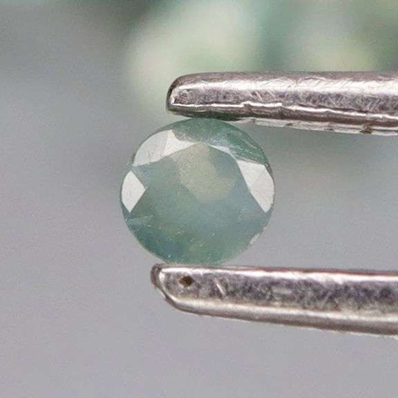 Extremely rare! 1.59ct color change Alexandrite set!