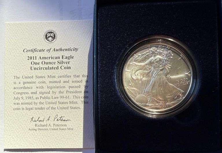 2011 W Unc Silver Eagle With Box Paper