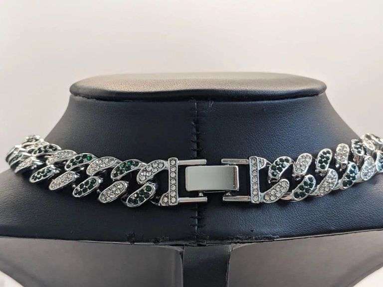 14 K White Gold Plated Simulated Emerald Pendant Necklace