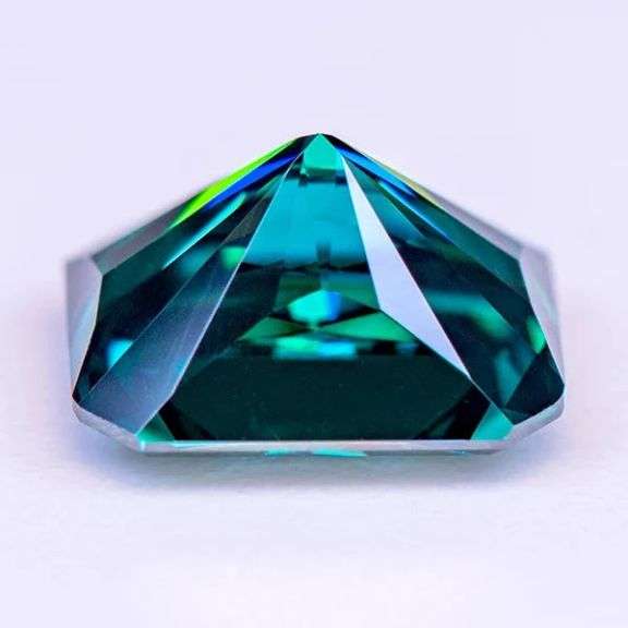 Amazing 8 Ct Emerald Green Radiant Emerald Cut Fire Moisssanite Solitaire