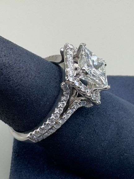 18K White Gold Princess Cut 3.21 Carat Diamond Ring