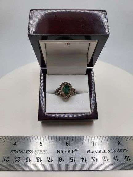 Extremely fine Victorian Emerald and diamonds ring