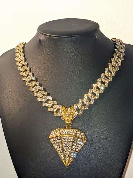 Dazzling Huge 104.5 Gram 18 Kt Gold Plate Simulated Diamond Chain Pendant Necklace