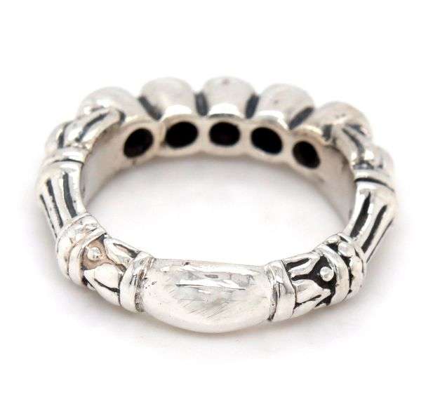 Lagos Caviar 5 diamond stacking ring