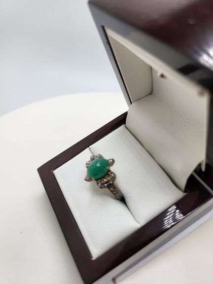 Extremely fine Victorian Emerald and diamonds ring