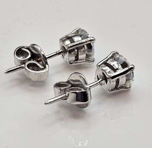 Sparkling 4 Ct Eye Clean Lab Simulated Diamond Earrings