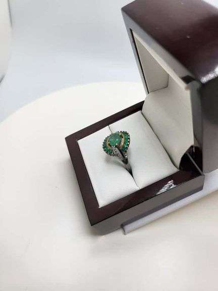 Extremely fine Victorian Emerald and diamonds ring