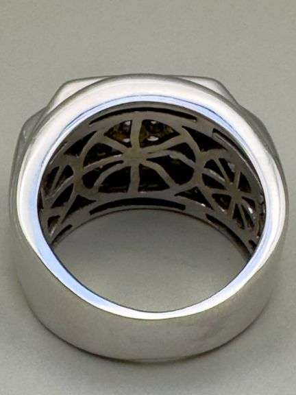 Mens 14K White Gold Diamond ring with 2.00 Carats of Natural Diamonds