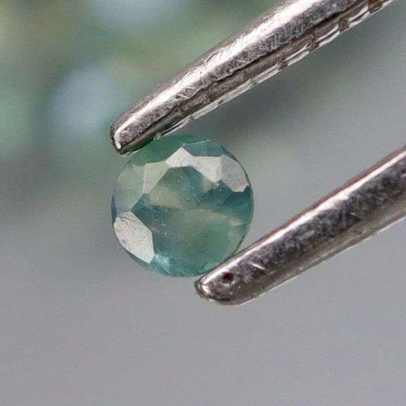 Extremely rare! 1.67ct color change Alexandrite set!