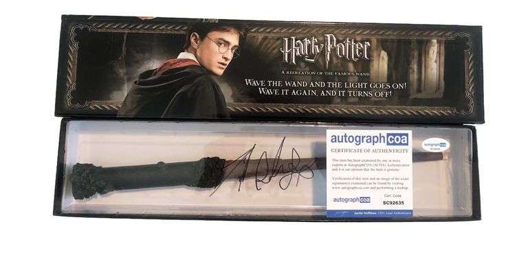Daniel Radcliffe Autographed Harry Potter 14" Illuminating Wand Display ACOA