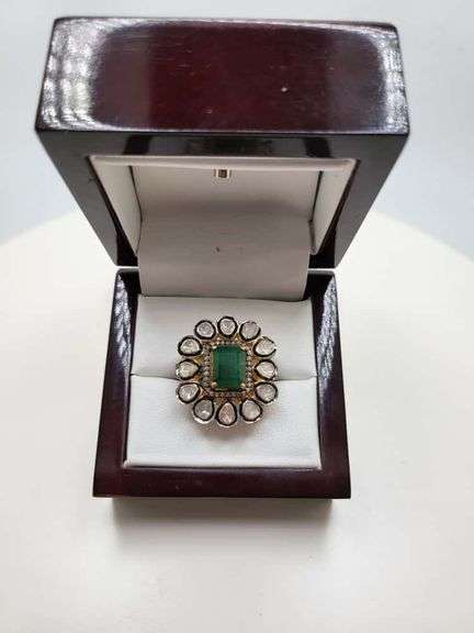 Extremely fine Victorian Emerald and diamonds ring