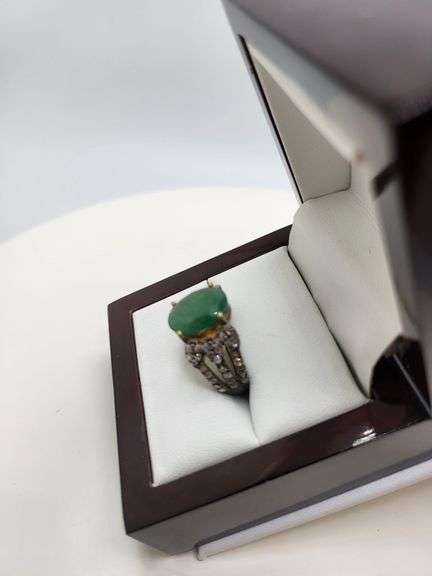 Extremely fine Victorian Emerald and diamonds ring
