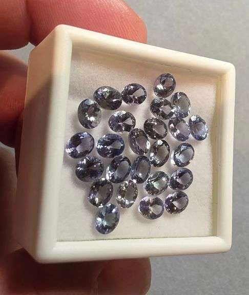 Substantial 10ct 25pc 5x4mm Tanzanite set
