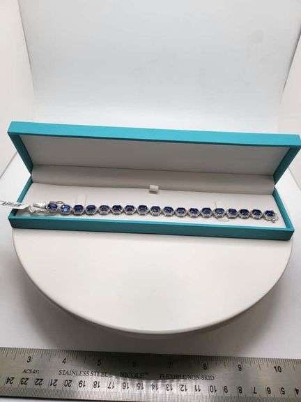 Very fine hand made 18 ctw blue sapphire  and diamond  bracelet