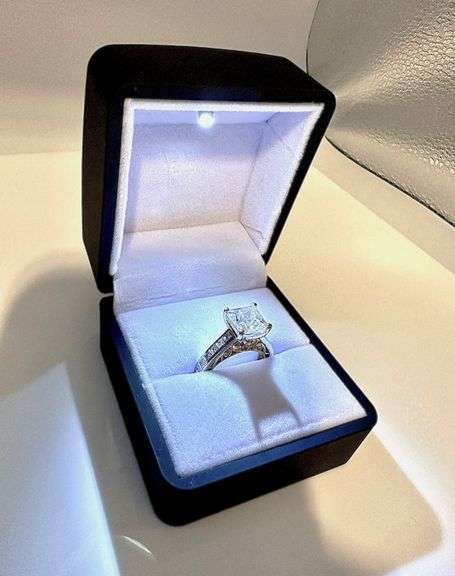 Sparkling 2.75 Ct Ambeer Ice Princess Cut Lab Simulated Diamond Ring