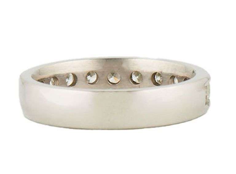 1.00ctw Diamond Channel Set Wedding Band Ring in Platinum