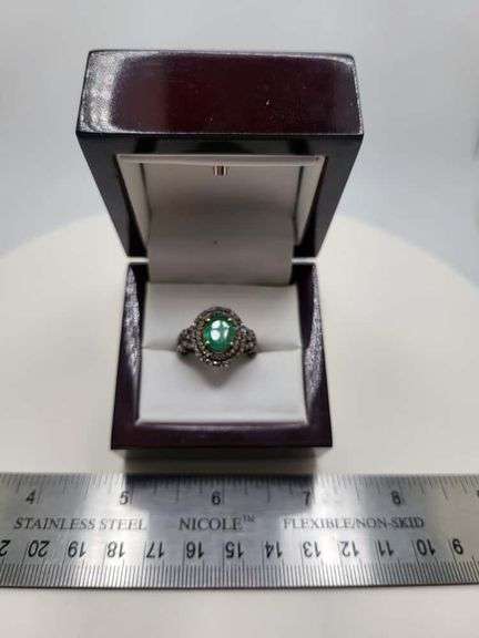 Extremely fine Victorian Emerald and diamonds ring