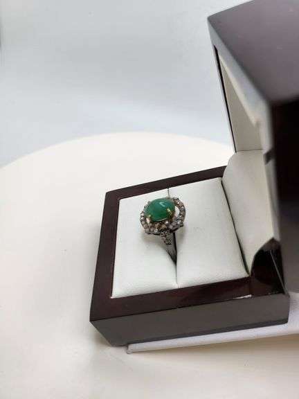 Extremely fine Victorian Emerald and diamonds ring