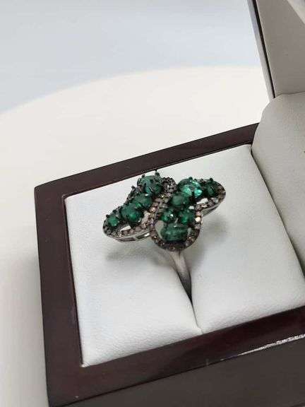 Extremely fine Victorian Emerald and diamonds ring