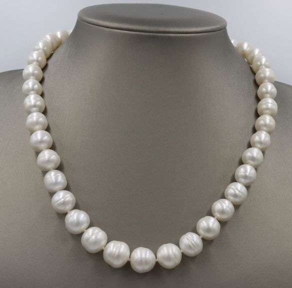 Honora Pearl strand necklace