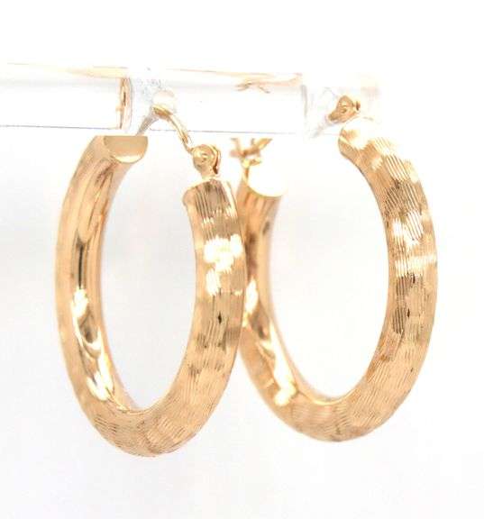 14kt Yellow gold diamond cut florentine hoop earrings