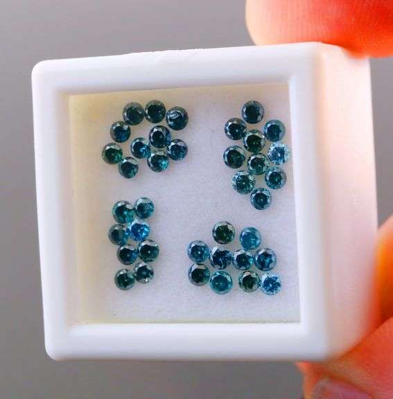 High fire! 1.24ct set of round brilliant cut Diamonds