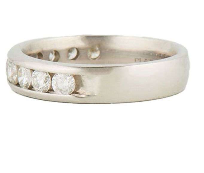 1.00ctw Diamond Channel Set Wedding Band Ring in Platinum