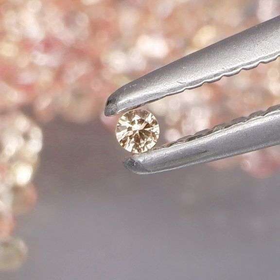 Exceptional 3.68ct diamond cut Songean Sapphire set