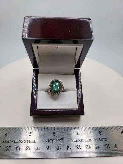 Extremely fine Victorian Emerald and diamonds ring
