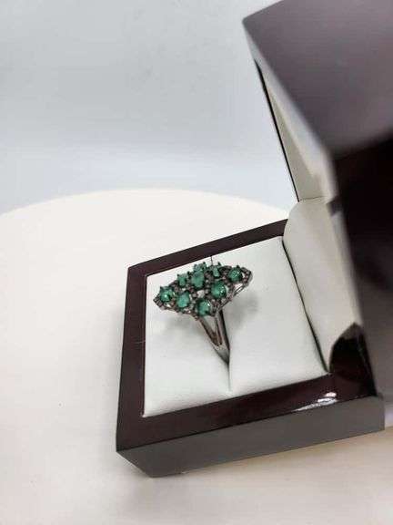 Extremely fine Victorian Emerald and diamonds ring