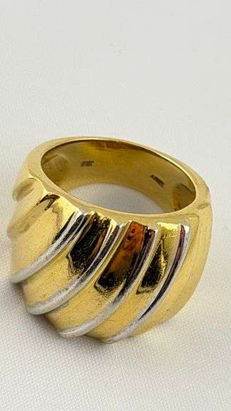 Italian 18KT Yellow Gold Wide Ribbed Ring