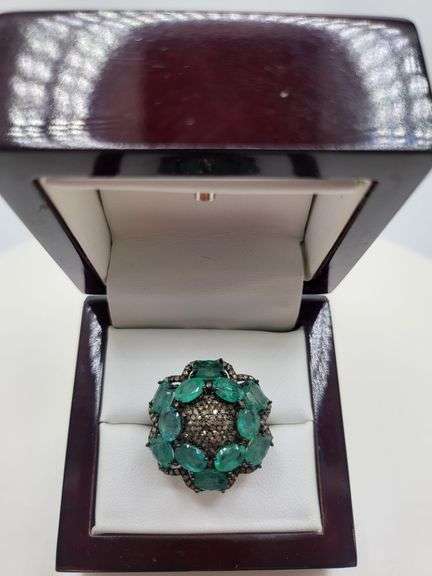 Extremely fine Victorian Emerald and diamonds ring