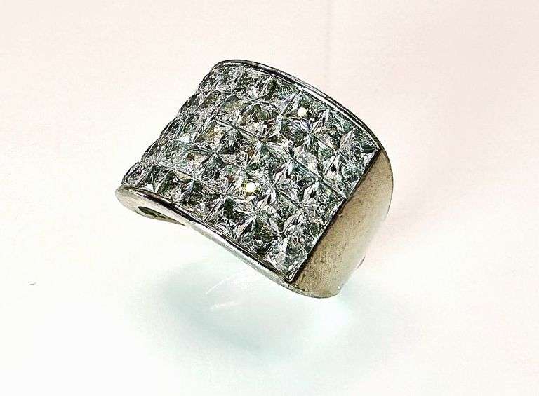 Sparkling 9.5  Ctw Lab Simulated Diamond Ring
