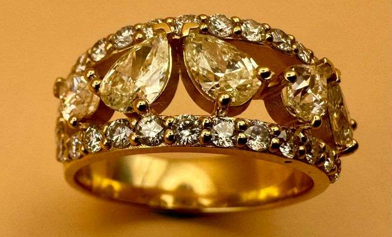 14K Yellow Gold Pear Cut Diamond Ring of 2.55 CTW