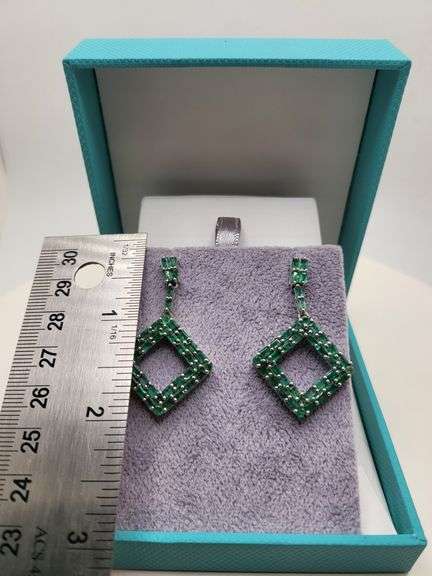 Very high quality hand made emerald on silver earrings