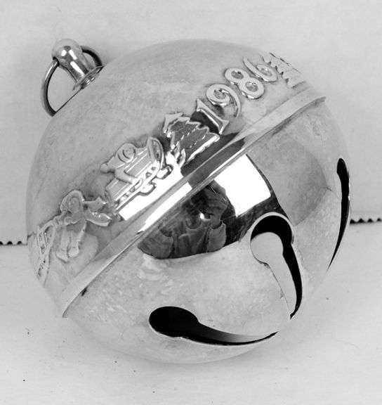 Wallace 1986 Annual Christmas Bell