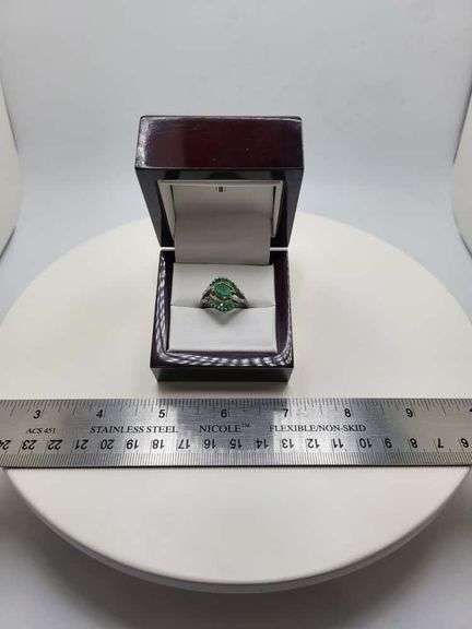 Extremely fine Victorian Emerald and diamonds ring